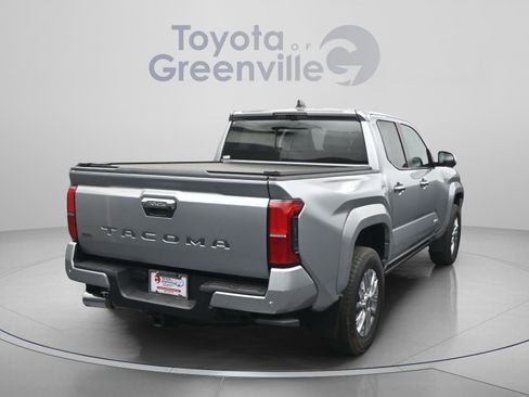 Used 2025 Toyota Tacoma Limited AWD/4WD image 15