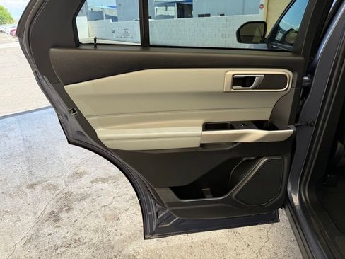 Used 2021 Ford Explorer XLT w/ Equipment Group 202A AWD/4WD image 21