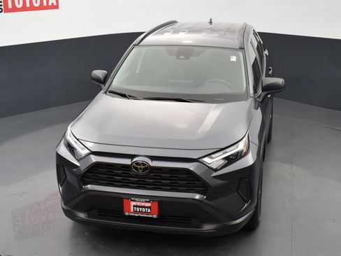 Used 2025 Toyota RAV4 LE AWD/4WD image 22