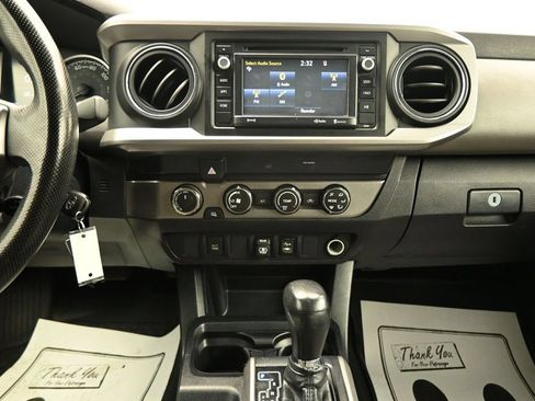 Used 2019 Toyota Tacoma SR5 AWD/4WD image 17