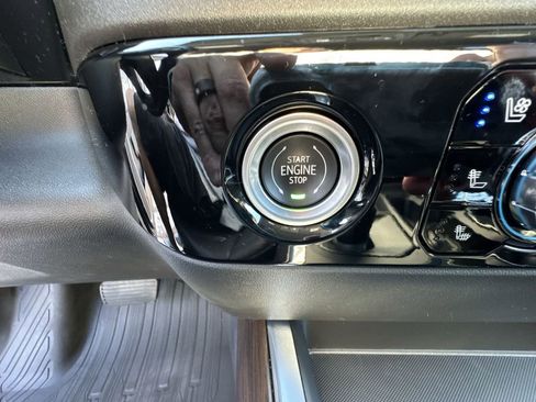 Certified 2022 GMC Sierra 1500 SLT w/ SLT Convenience Package image 16