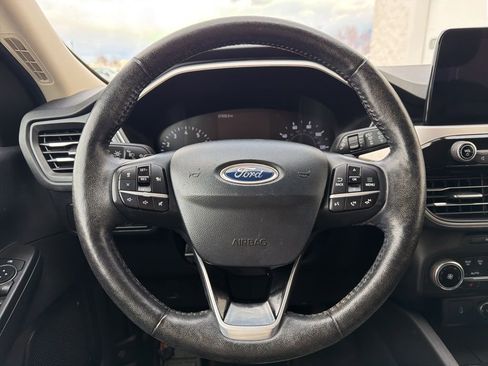 Used 2020 Ford Escape SEL image 10