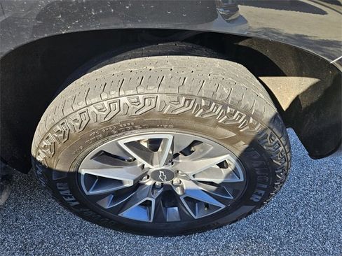 Used 2024 Chevrolet Tahoe Z71 w/ Luxury Package image 10