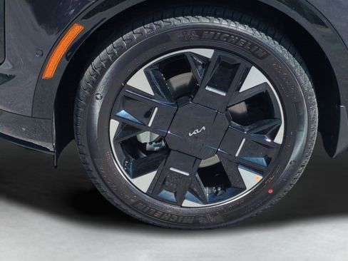 New 2026 Kia Sportage SX FWD image 11
