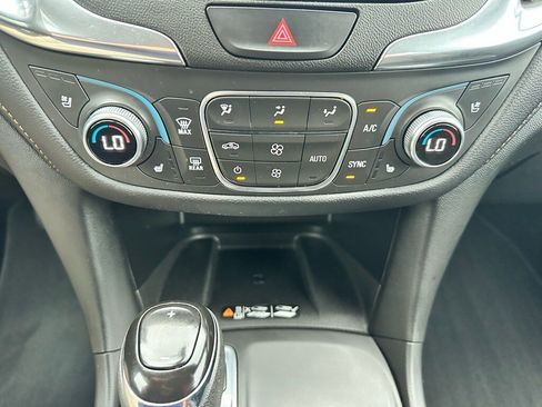 Used 2021 Chevrolet Equinox Premier image 21