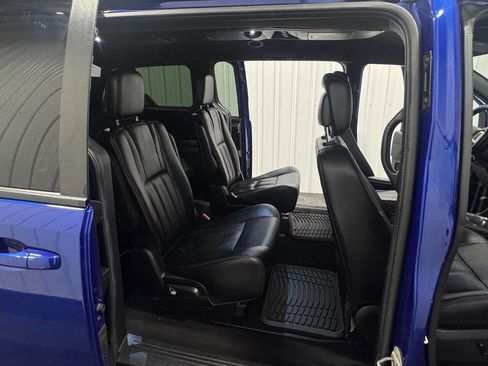 Used 2019 Dodge Grand Caravan GT image 23