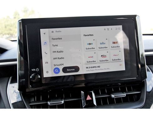 Used 2024 Toyota Corolla Cross XLE image 25