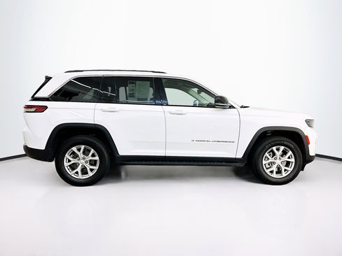 Used 2023 Jeep Grand Cherokee Limited image 10