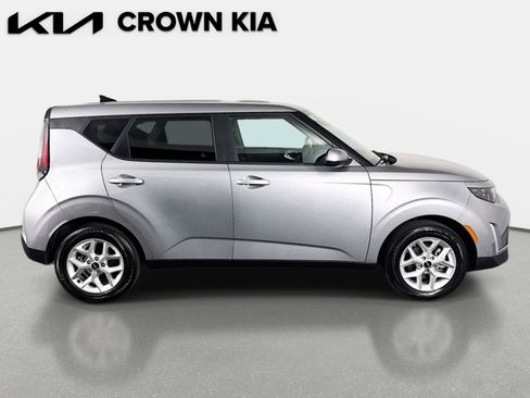 Certified 2025 Kia Soul LX w/ LX Technology Package FWD image 4