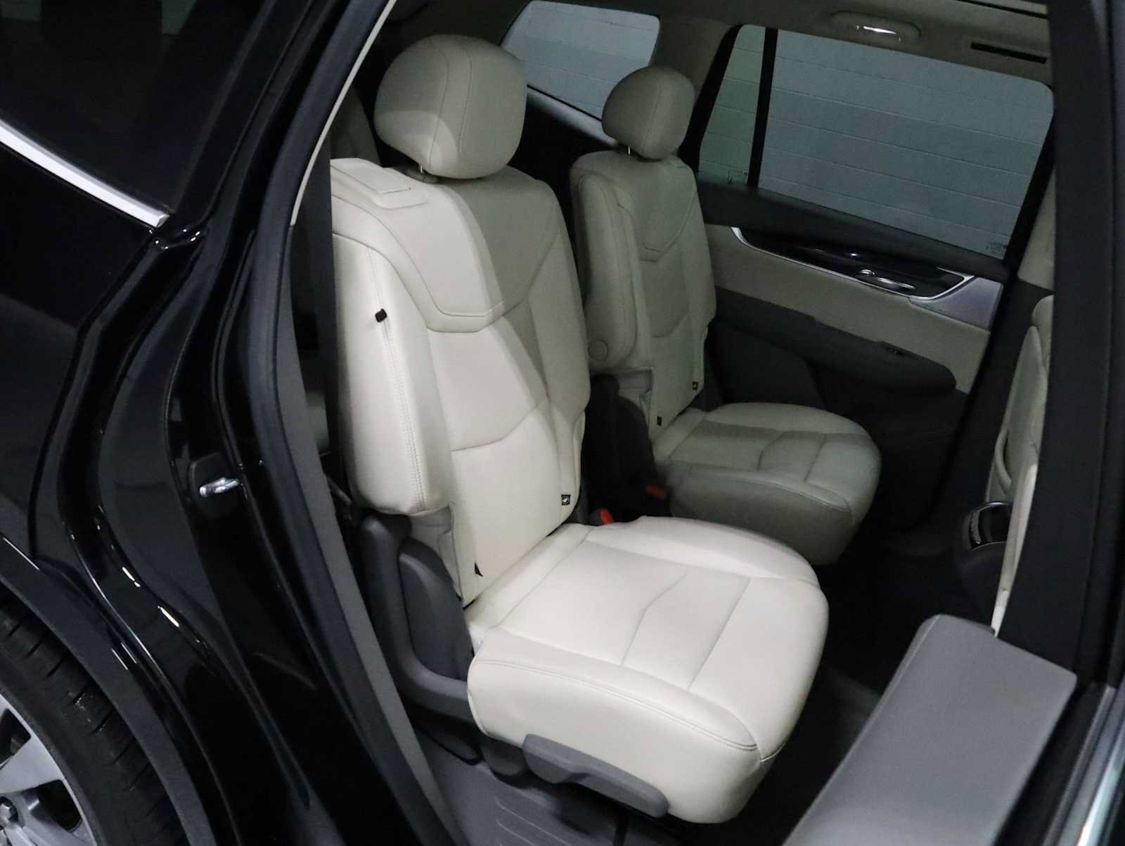 Used 2020 Cadillac XT6 Premium Luxury AWD/4WD image 35