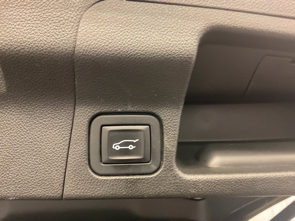 Used 2017 GMC Acadia Denali w/ Technology Package AWD/4WD image 28