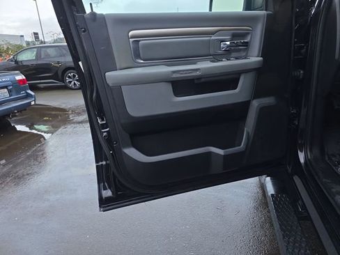 Used 2018 RAM 1500 SLT image 17