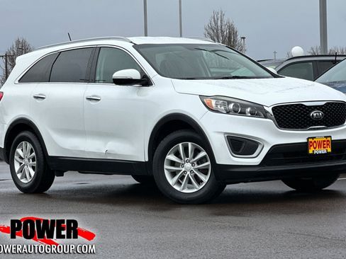 Used 2017 Kia Sorento LX image 1