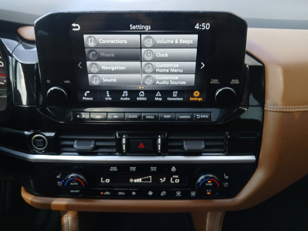 Used 2023 Nissan Pathfinder Platinum w/ Cargo Package FWD image 8