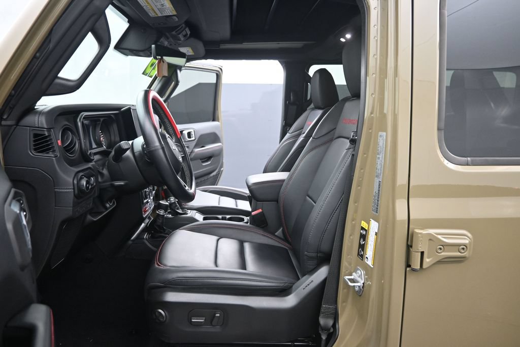 Used 2025 Jeep Wrangler Unlimited Rubicon AWD/4WD image 5