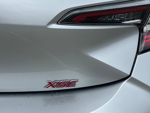 Used 2021 Toyota Corolla XSE FWD image 36