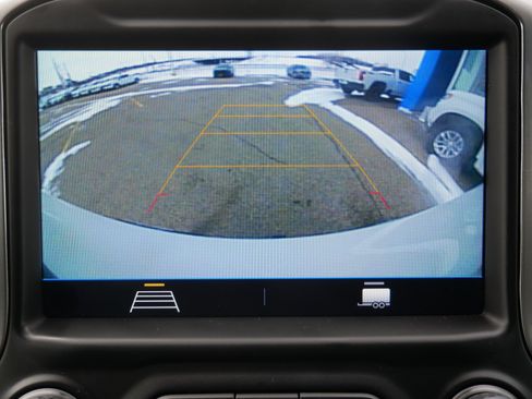 Used 2022 Chevrolet Silverado 1500 LT AWD/4WD image 16