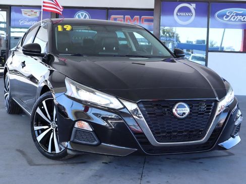 Used 2019 Nissan Altima 2.5 SR image 2