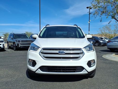 Used 2019 Ford Escape SEL image 2