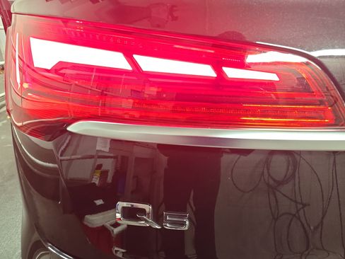 Used 2023 Audi Q5 2.0T Premium w/ Convenience Package image 33