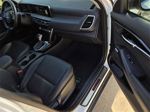 Certified 2025 Kia Seltos SX image 7