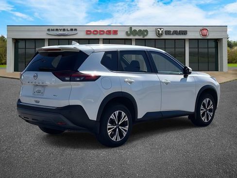 Used 2023 Nissan Rogue SV image 29