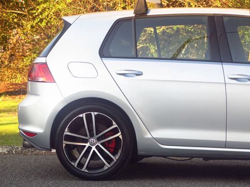 Used 2017 Volkswagen GTI Sport image 22