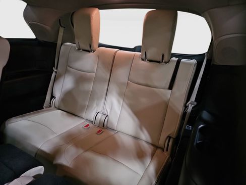 Used 2019 INFINITI QX60 Luxe w/ Essential Package image 23