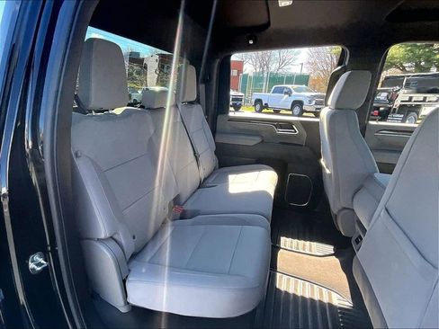 Used 2025 Chevrolet Silverado 2500 LT w/ Convenience Package AWD/4WD image 15