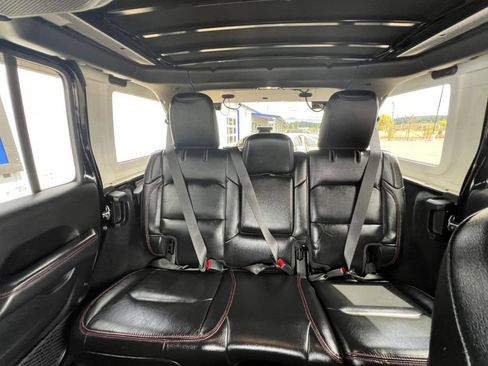 Used 2019 Jeep Wrangler Unlimited Rubicon w/ Advanced Safety Group AWD/4WD image 22