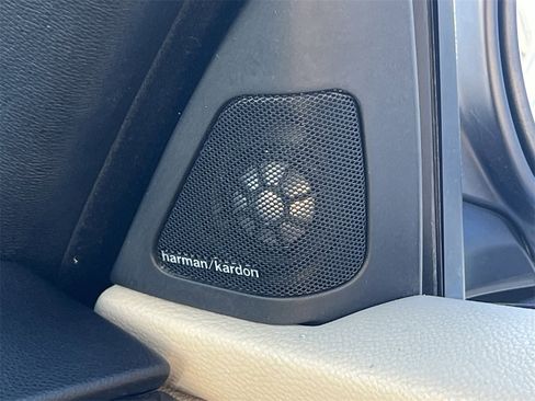 Used 2012 BMW 335i Convertible image 22