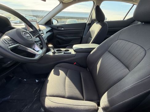 Used 2025 Nissan Altima 2.5 SV image 27