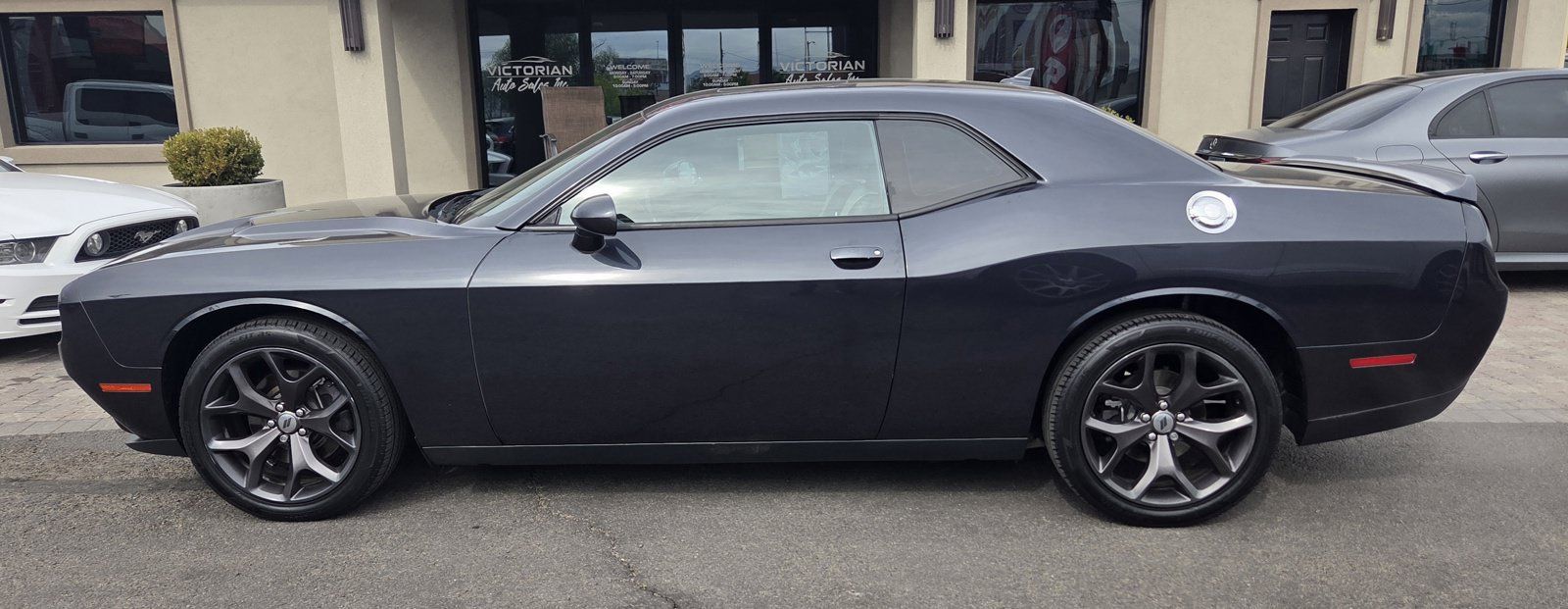 Used 2018 Dodge Challenger SXT Plus RWD image 8