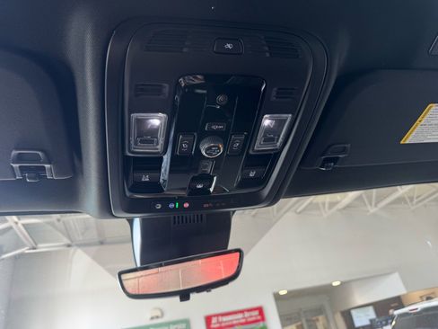 New 2026 GMC Yukon Denali Ultimate w/ LPO, Floor Liner Package AWD/4WD image 22