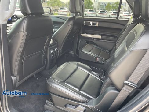 Used 2021 Ford Explorer XLT w/ Equipment Group 202A AWD/4WD image 25