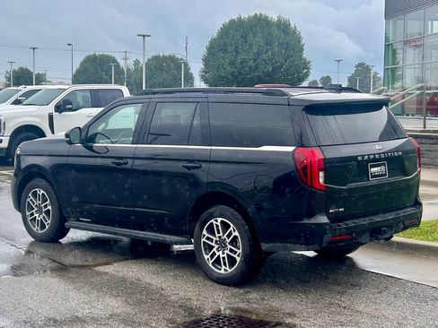 Used 2025 Ford Expedition Active AWD/4WD image 4