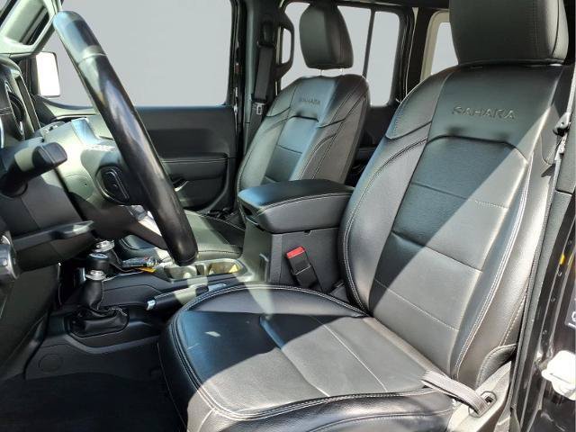 Used 2021 Jeep Wrangler Unlimited Sahara w/ Dual Top Group AWD/4WD image 18