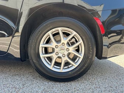 Used 2025 Chrysler Pacifica Select FWD image 52