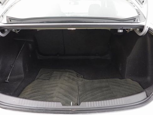 Used 2016 Chevrolet Malibu LT image 17