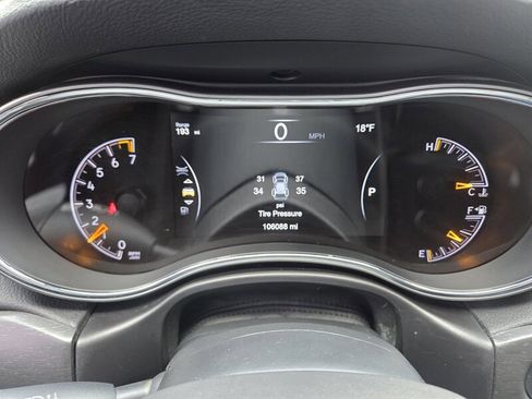 Used 2018 Jeep Grand Cherokee Limited image 17