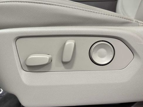 Used 2022 Chevrolet Silverado 1500 LTZ image 30