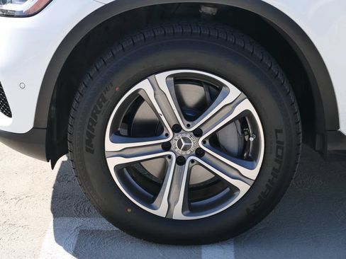 Used 2022 Mercedes-Benz GLC 300 4MATIC w/ Premium Package Lite image 11