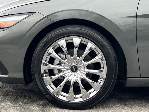 Used 2024 Hyundai Elantra Limited image 9