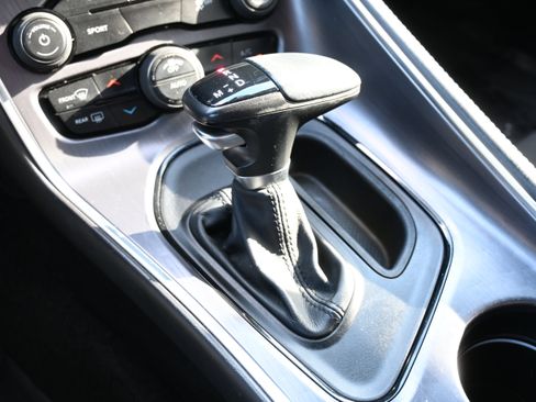 Used 2018 Dodge Challenger SXT image 25