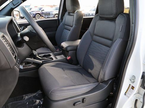 Used 2023 Nissan Frontier SV w/ Midnight Edition Package image 17