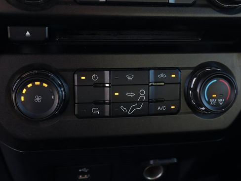 Used 2017 Ford F550 2WD Regular Cab Super Duty image 40