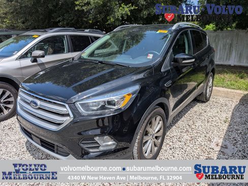 Used 2018 Ford Escape Titanium w/ Ford Safe & Smart Package FWD image 1