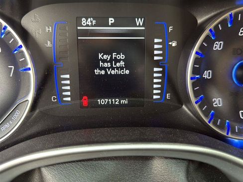 Used 2020 Chrysler Pacifica Touring-L w/ S Appearance Package FWD image 5
