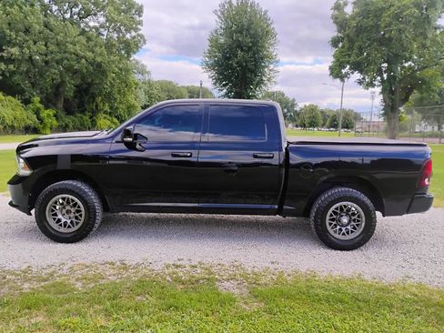 Used 2015 RAM 1500 Sport w/ Comfort Group image 10