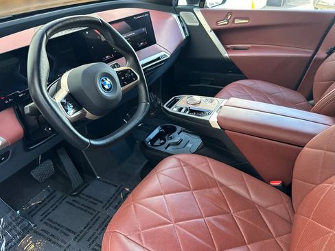 Used 2023 BMW iX M60 image 9